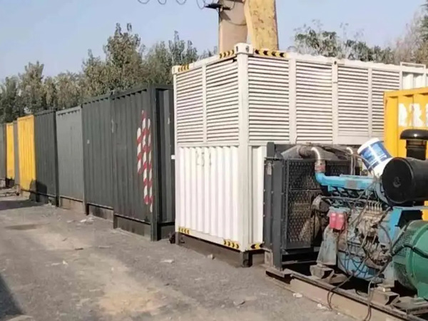 东胜200KW柴油发电机机组每小时油耗是多少？